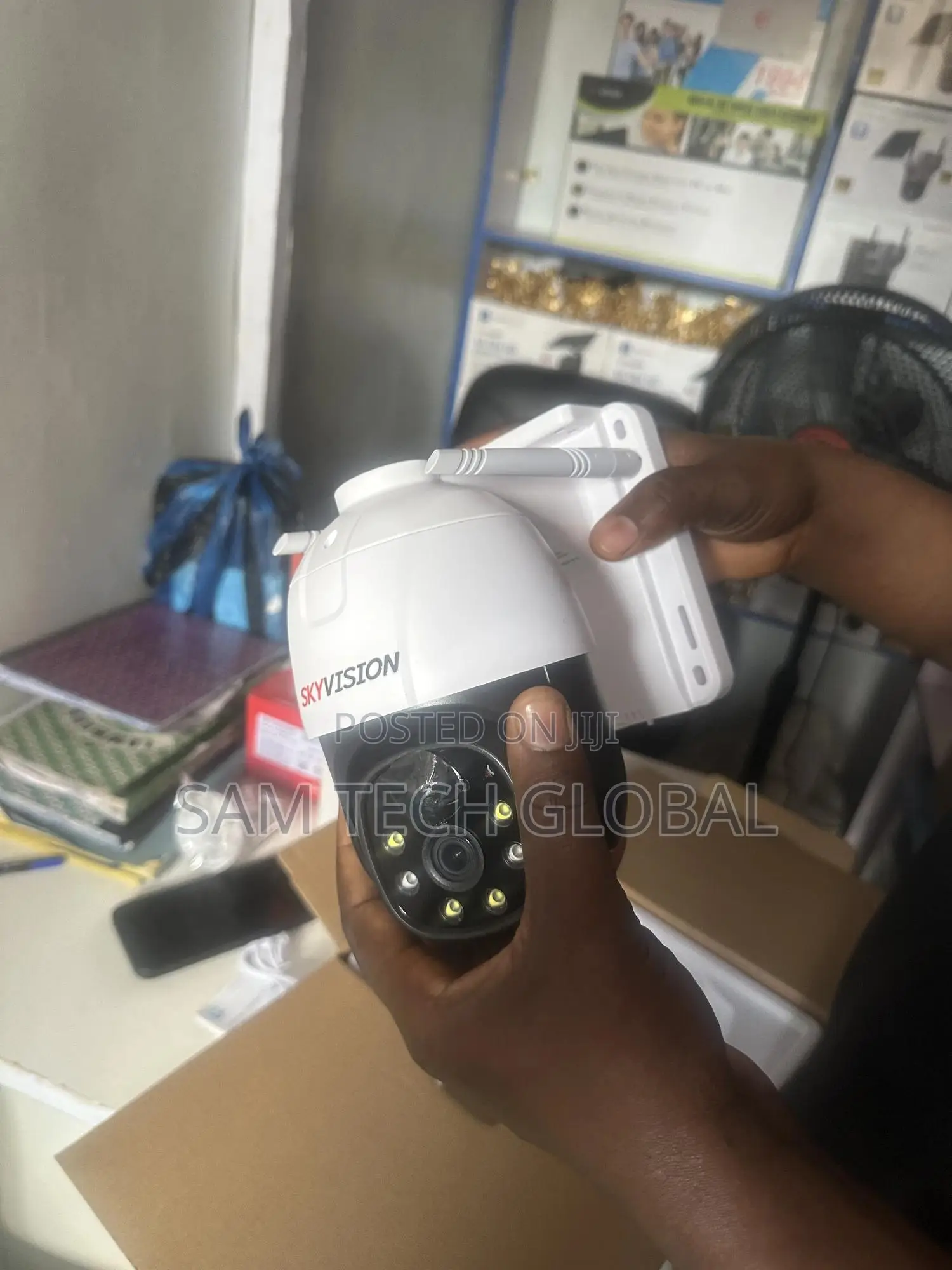 V380 Single Lens Solar Camera Wifi