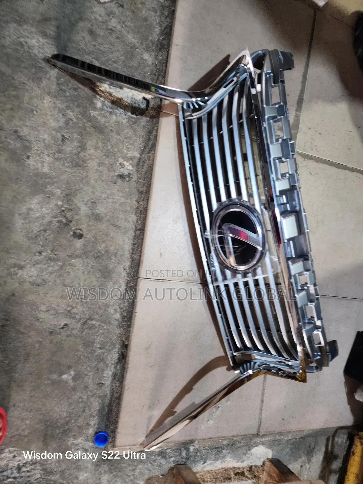 Front Grille With Chrome And Emblem For Lexus Es350 2013-2016 Direct