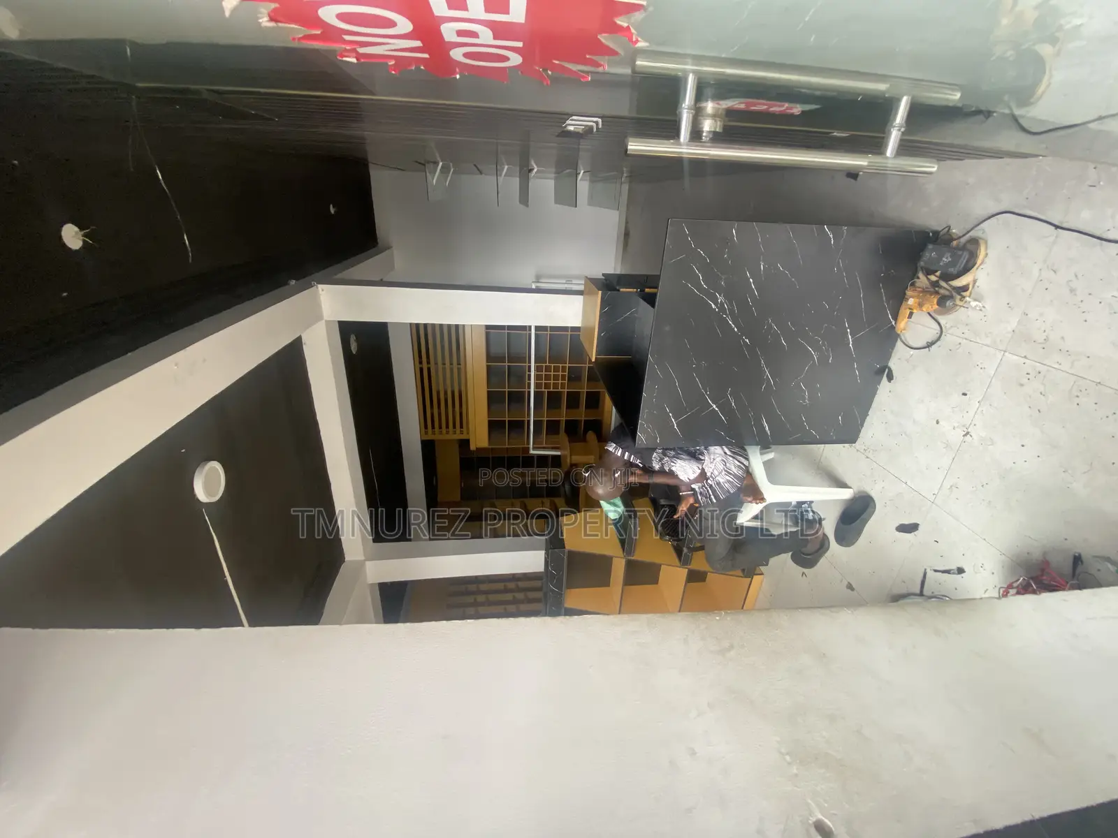 Shop for Rent Facing Road (Showroom)