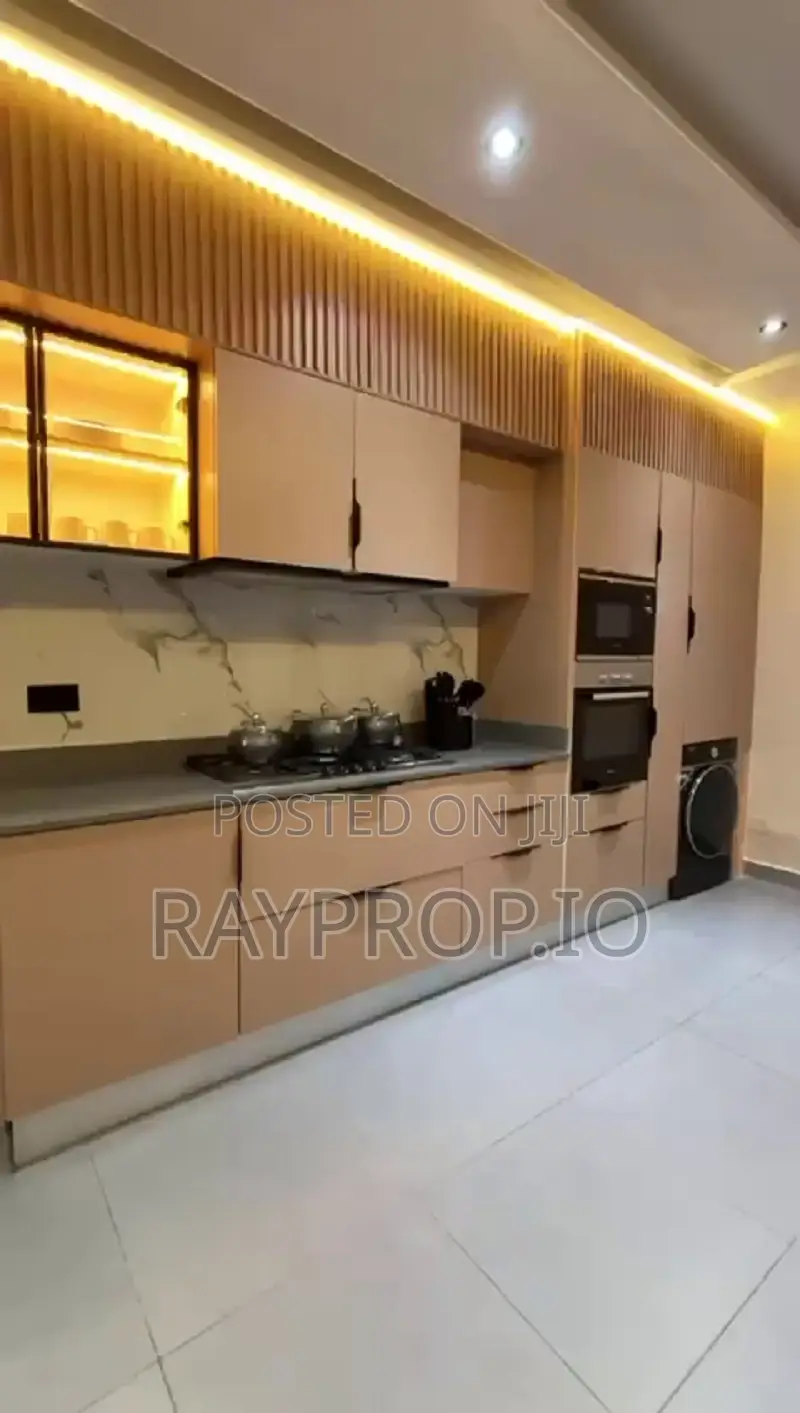 061783jd - 3 Bedroom Shortlet in Ikoyi