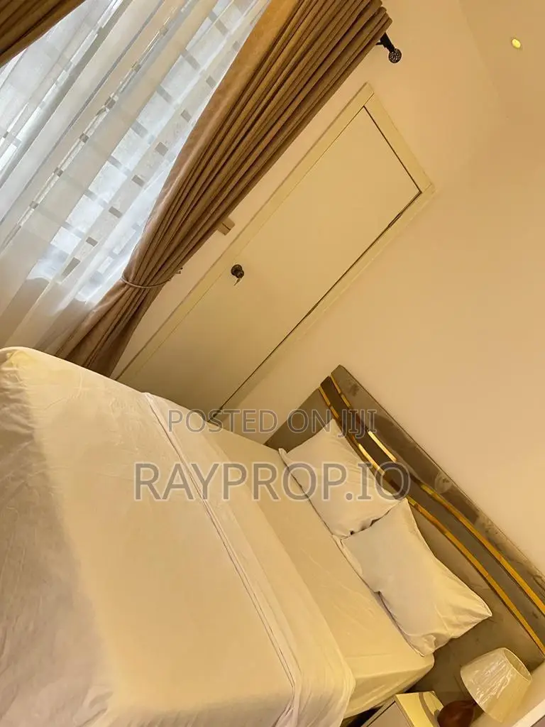 052287pl - 4 Bedroom Shortlet in Lekki Phase 1