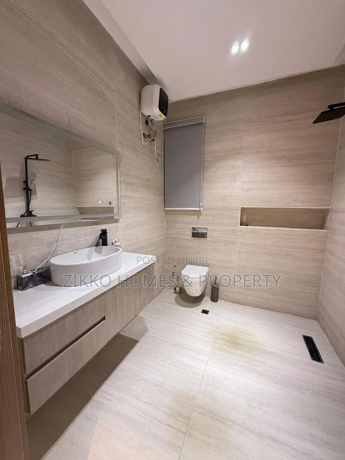 2bdrm Apartment in Off Freedom Way, Lekki for sale