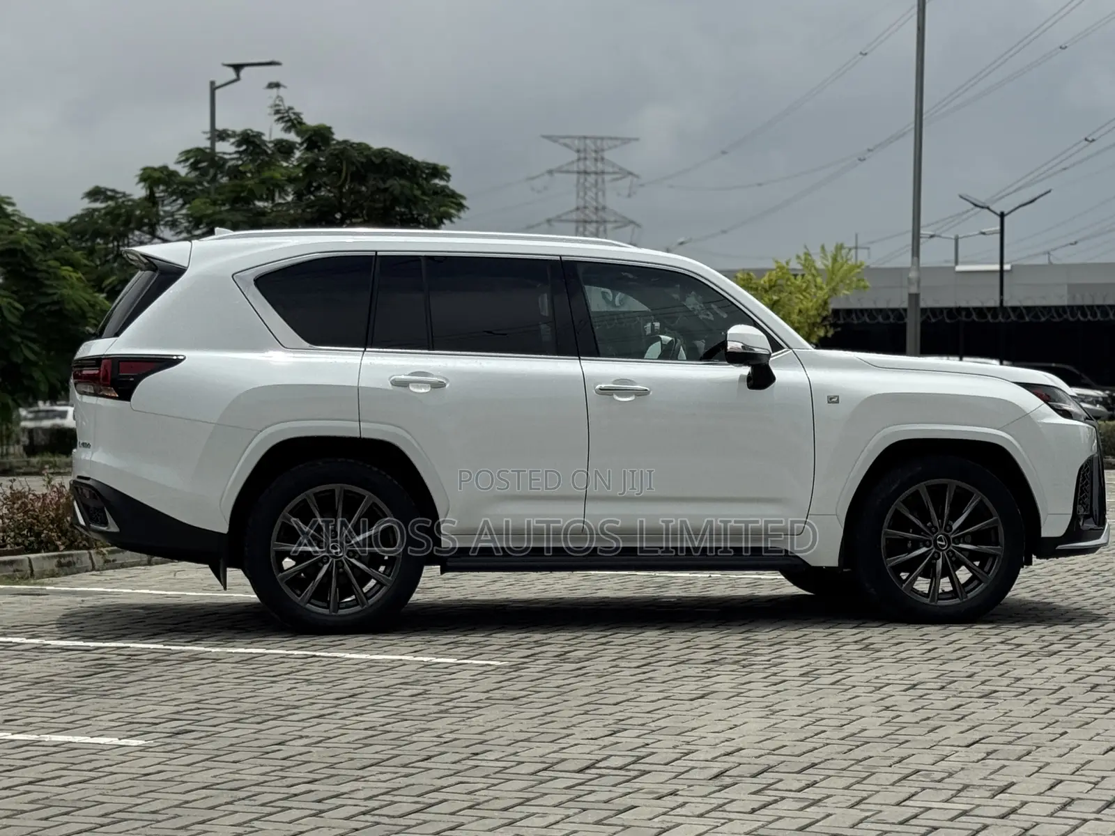 Lexus LX LX 600 2022 White