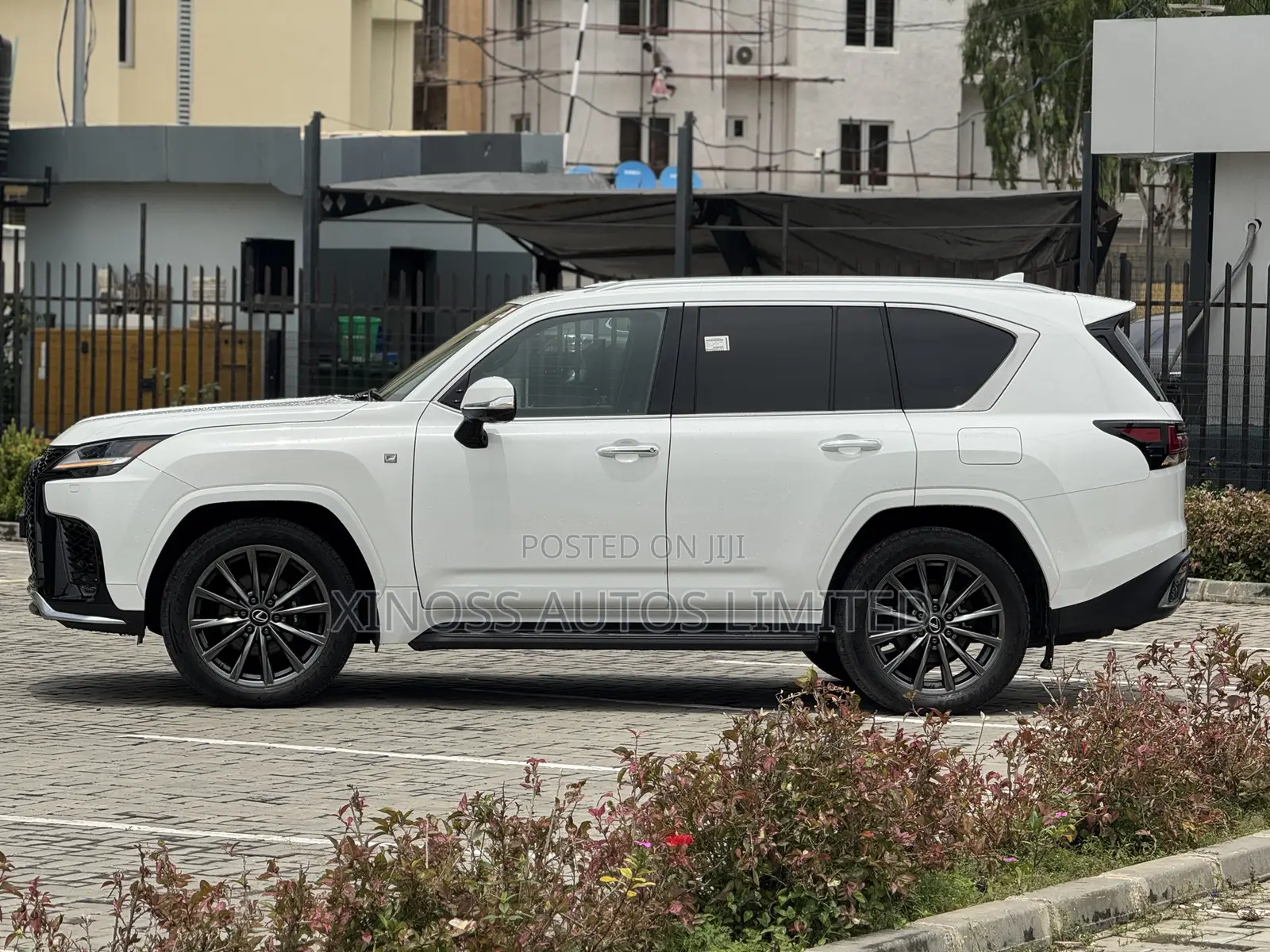 Lexus LX LX 600 2022 White