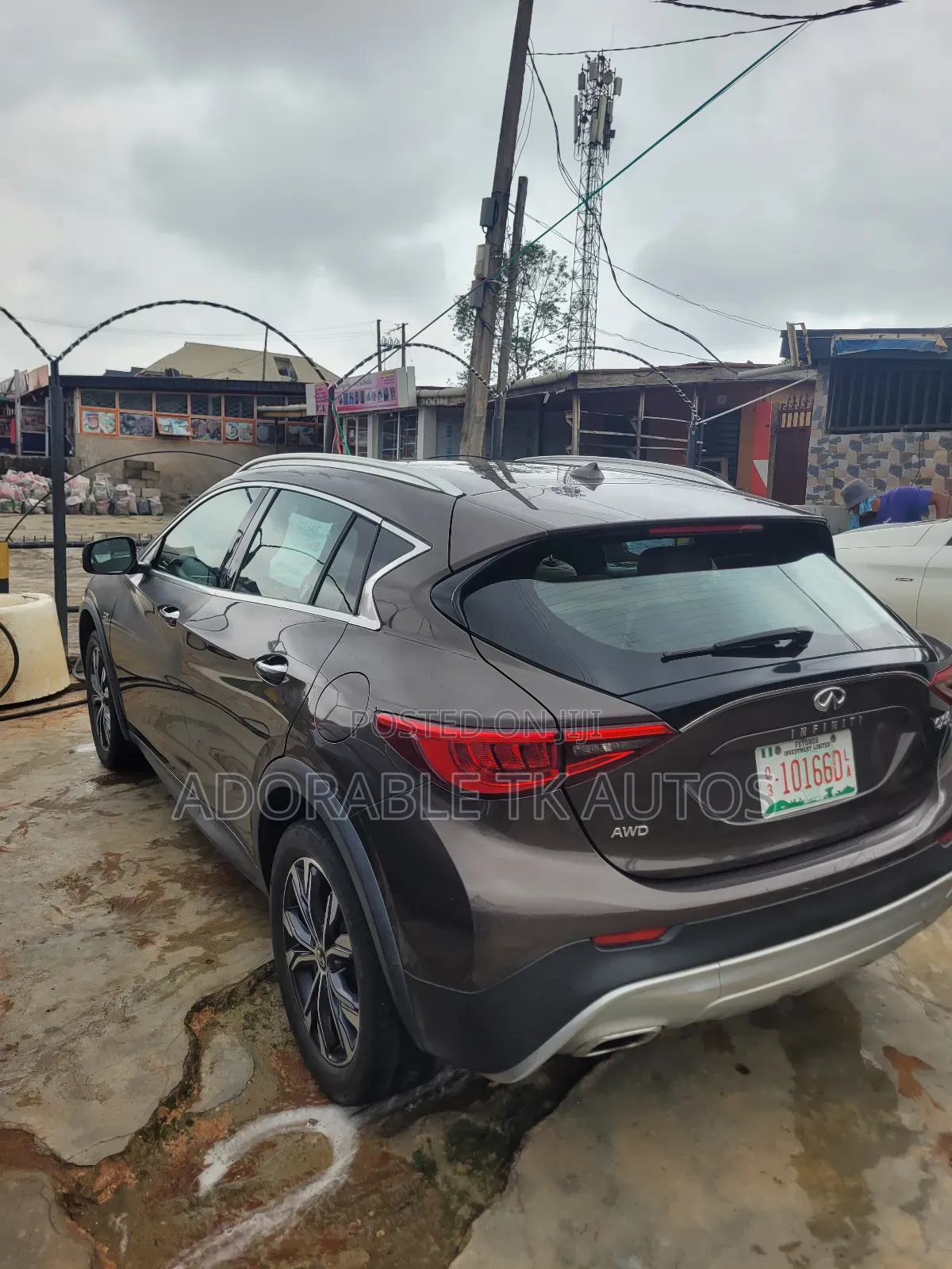 Infiniti QX30 2018 Brown