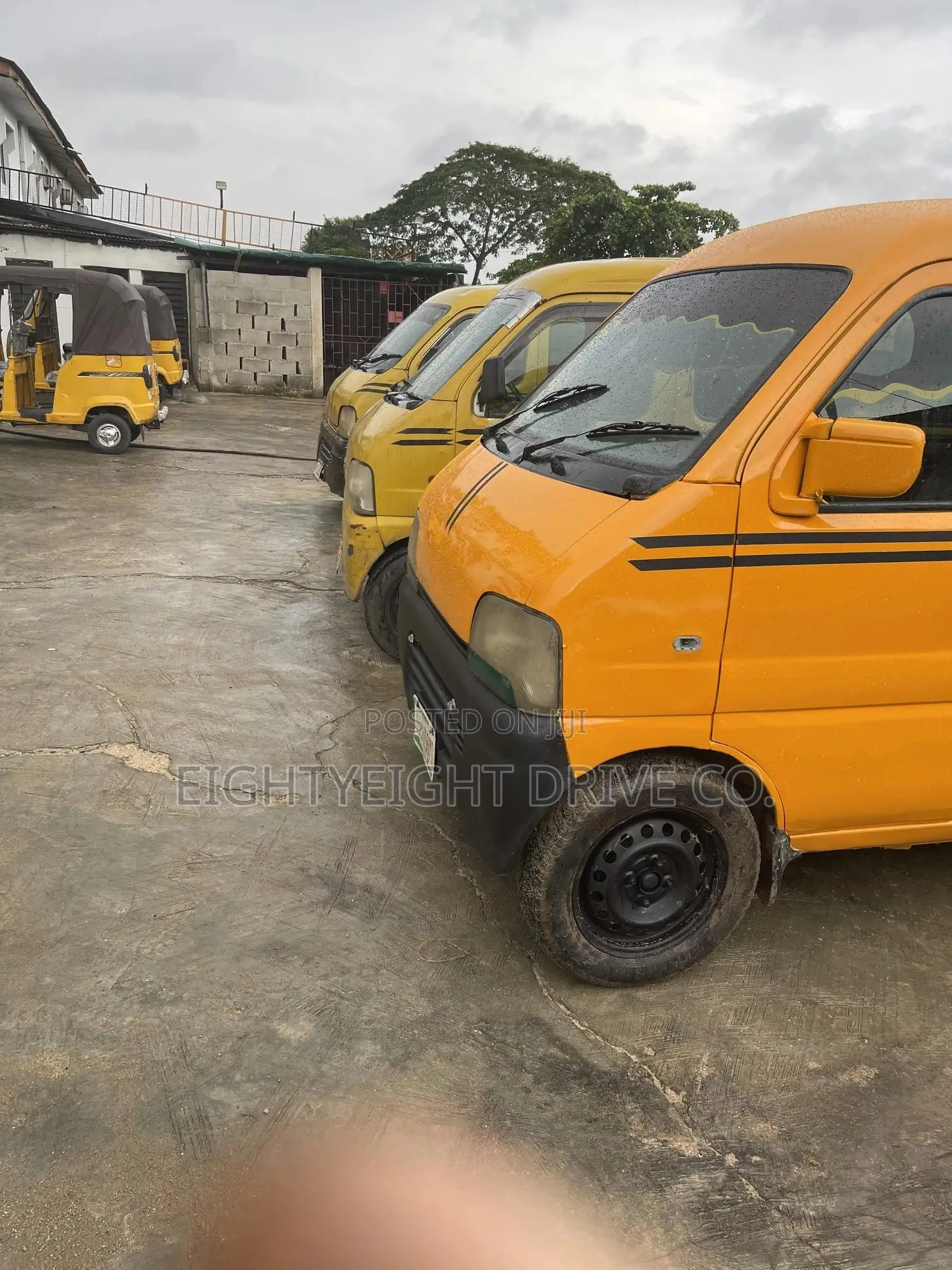 Suzuki APV Minibus 2010 Yellow