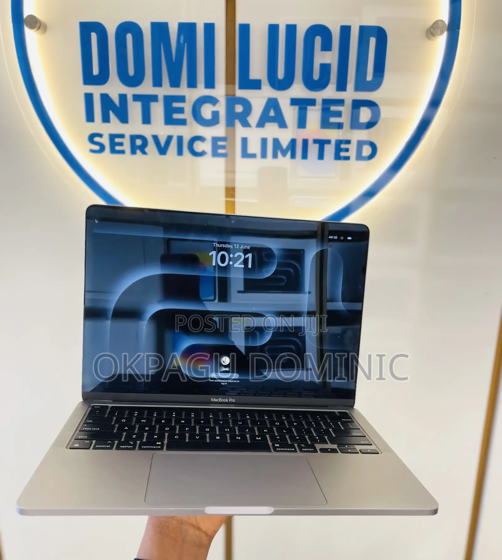 Laptop Apple MacBook Pro 2021 M1 8GB Apple M1 SSD 256GB
