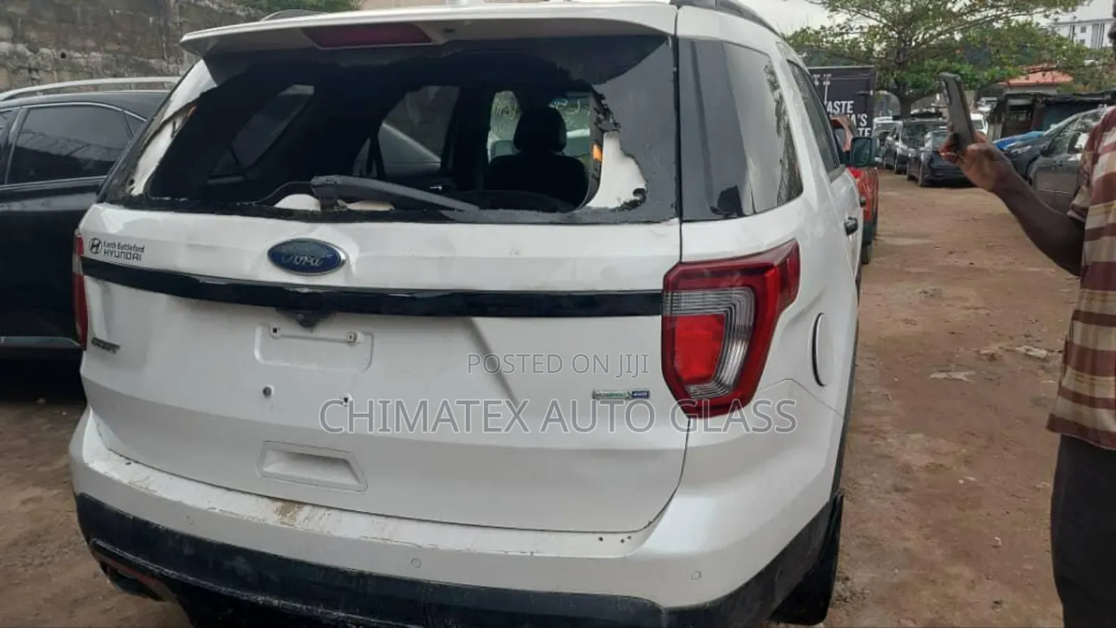 Ford Explorer 2015 Back Glass Available