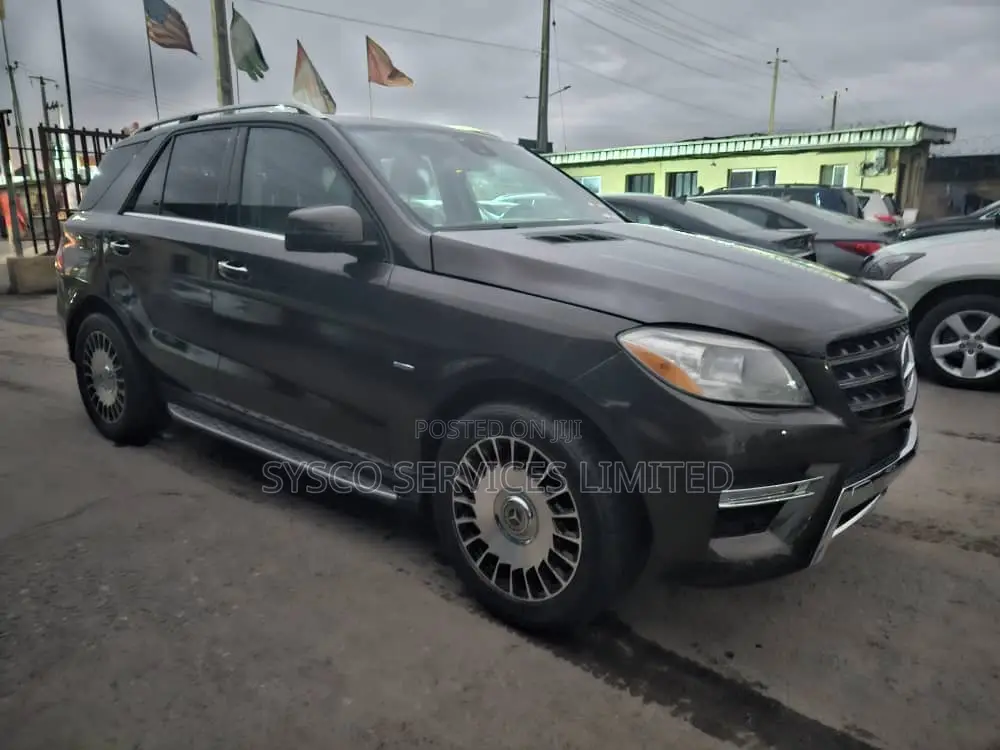 Mercedes-Benz M Class 2012 Brown