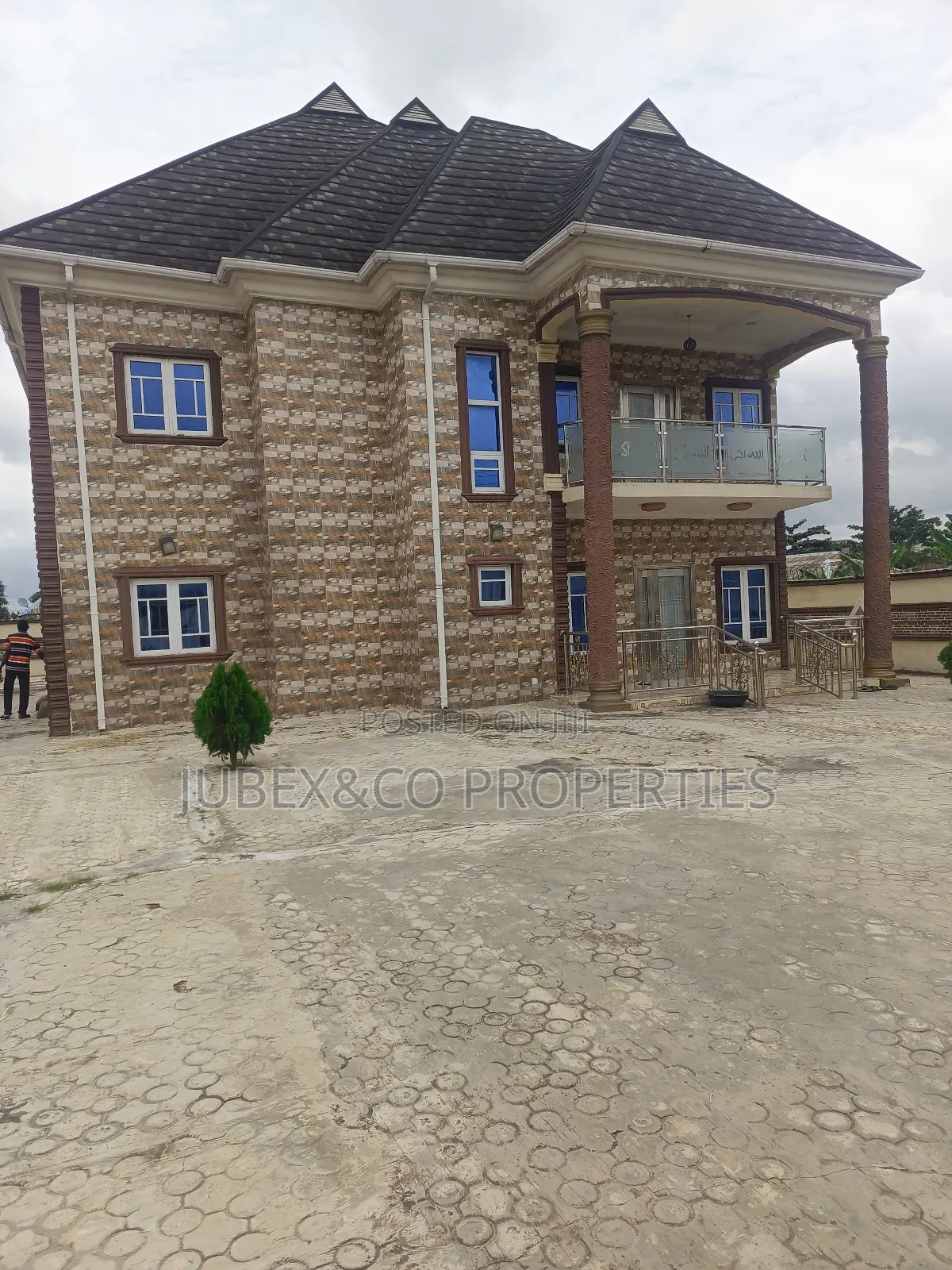 5bdrm Duplex in Papa Ewekoro for sale