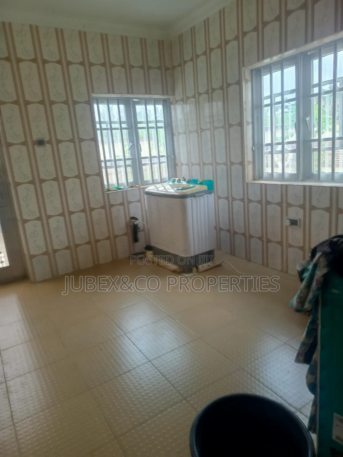 5bdrm Duplex in Papa Ewekoro for sale