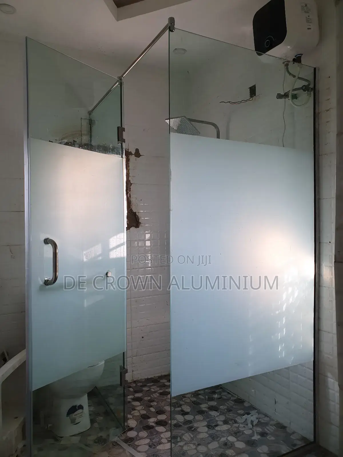 Luxury 10mm Tempered Frosted Glass Shower Cubicle With Silver Accessor