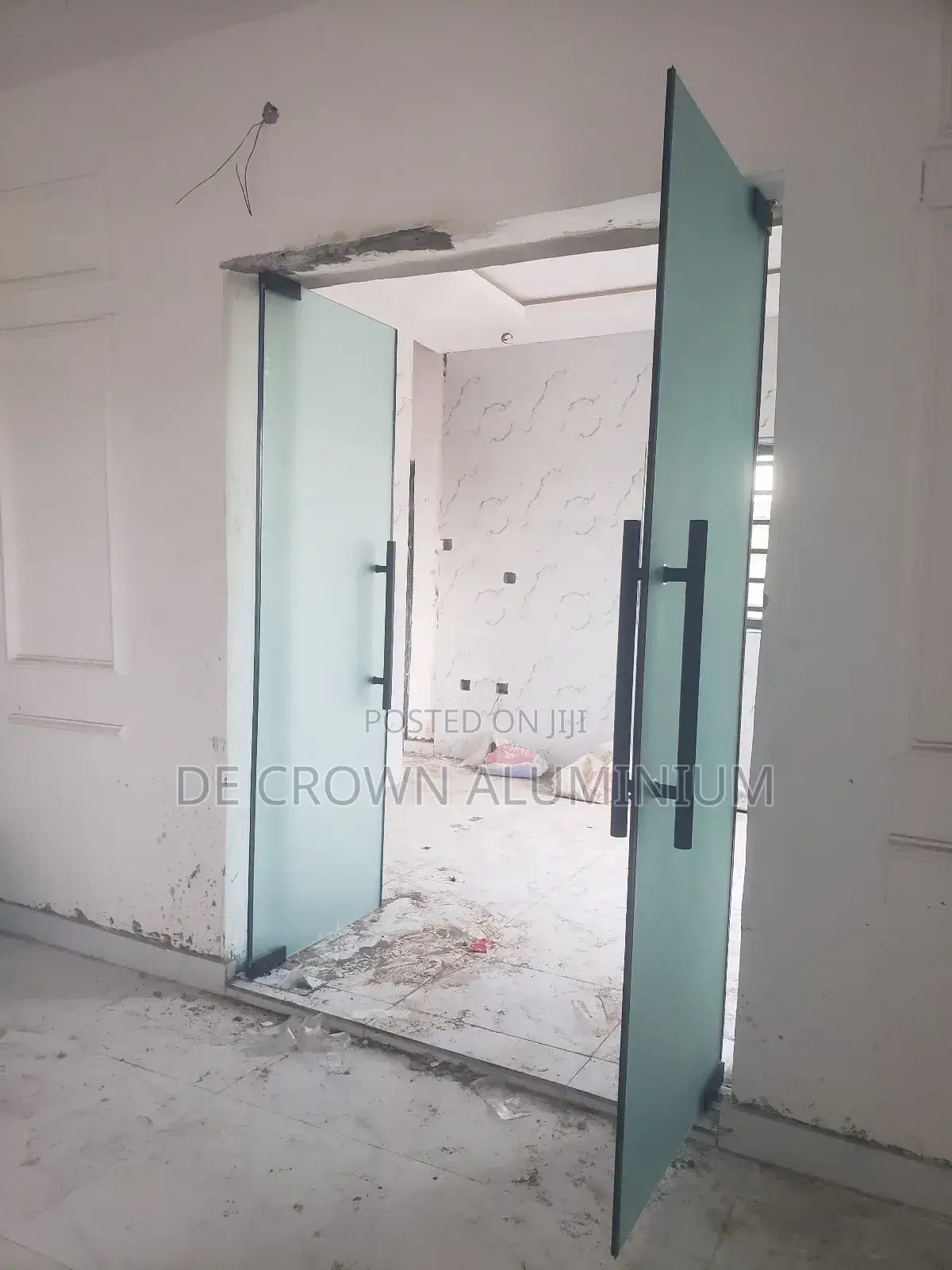 Frameles Glass Door
