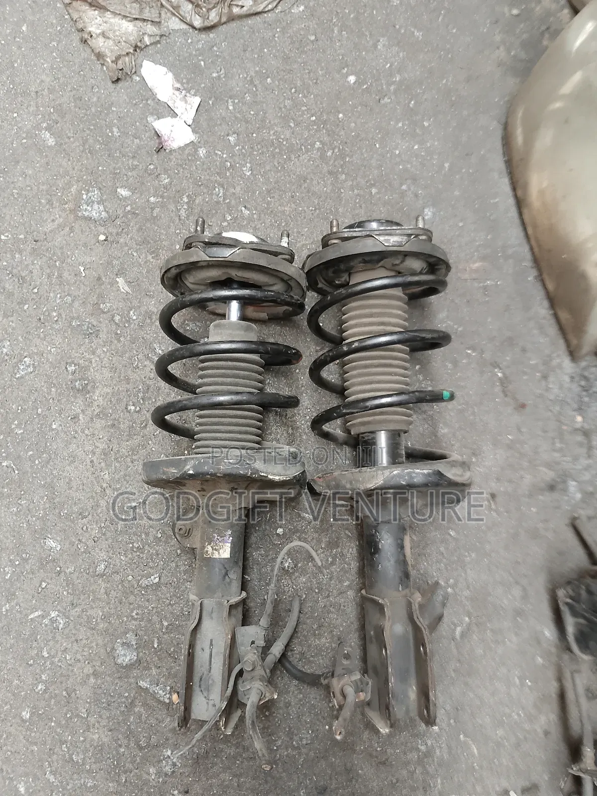 Front Shock Absorber Mazda Premacy/323 Protege