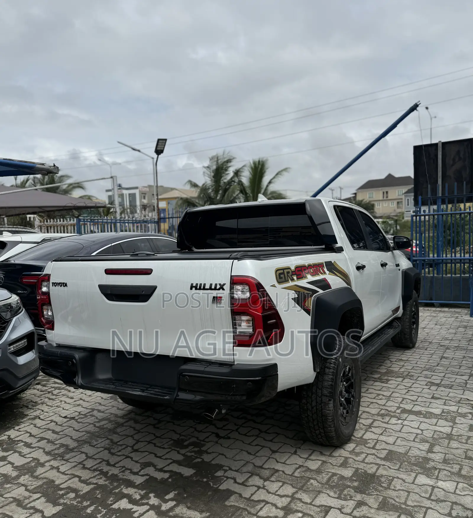 New Toyota Hilux 2024 White