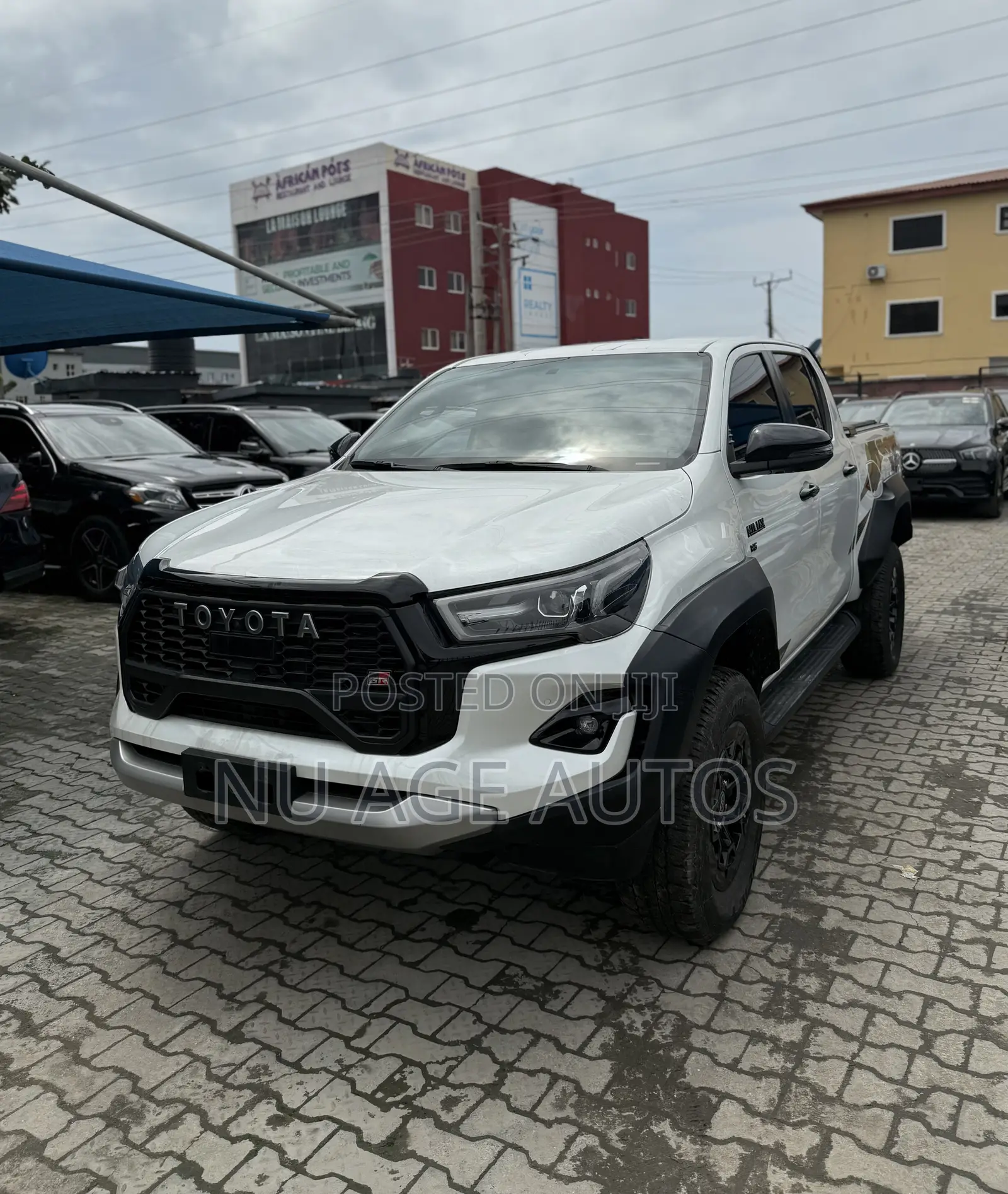 New Toyota Hilux 2024 White