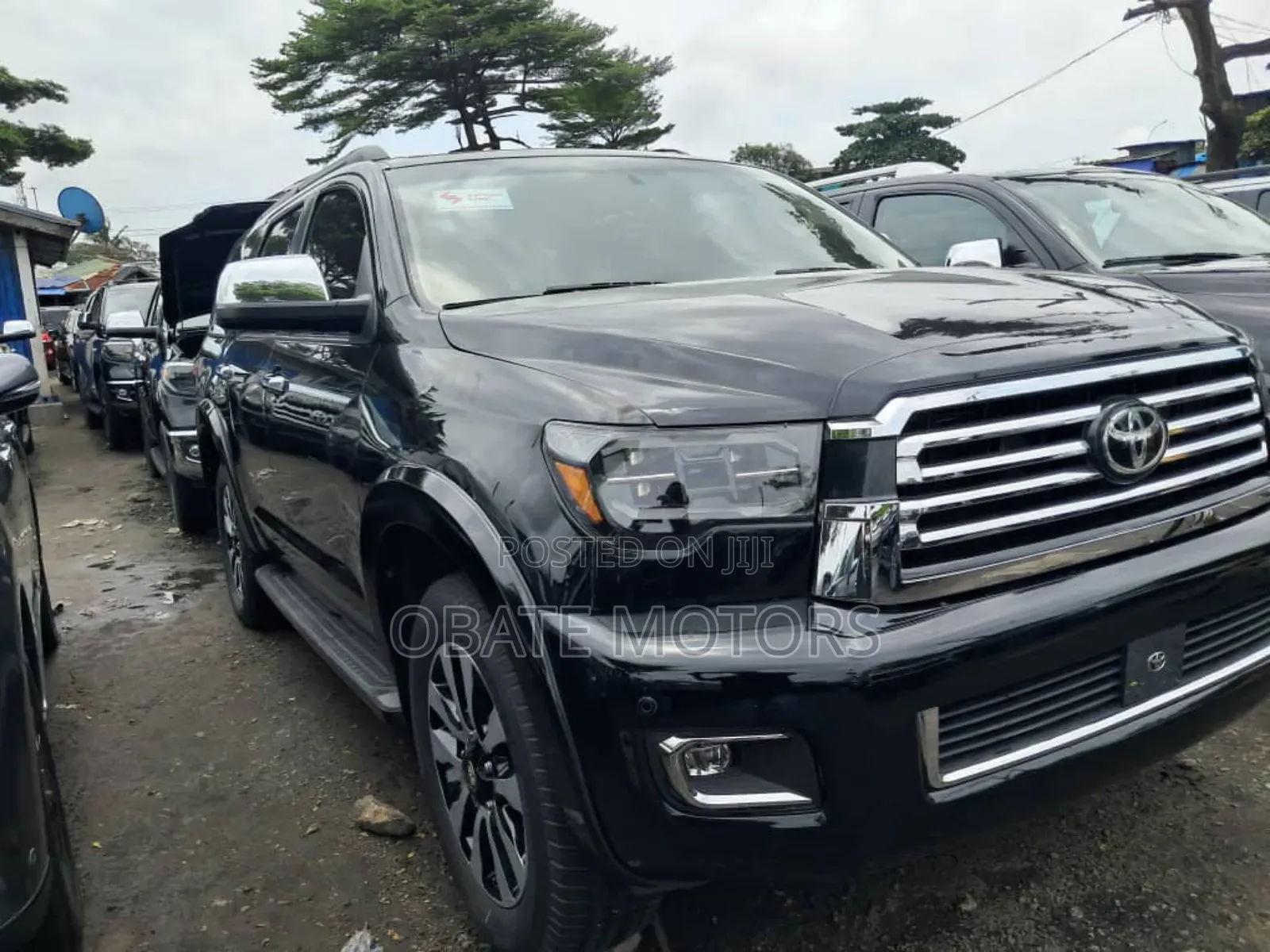 Toyota Sequoia Platinum 4dr SUV (5.7L 8cyl 6A) 2015 Black