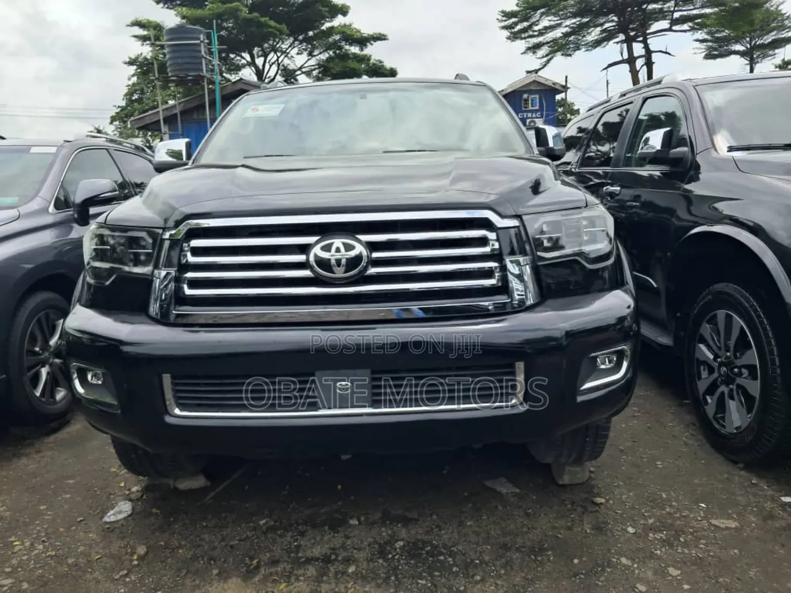 Toyota Sequoia Platinum 4dr SUV (5.7L 8cyl 6A) 2015 Black