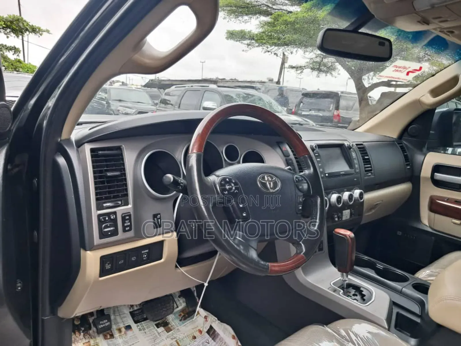 Toyota Sequoia Platinum 4dr SUV (5.7L 8cyl 6A) 2015 Black