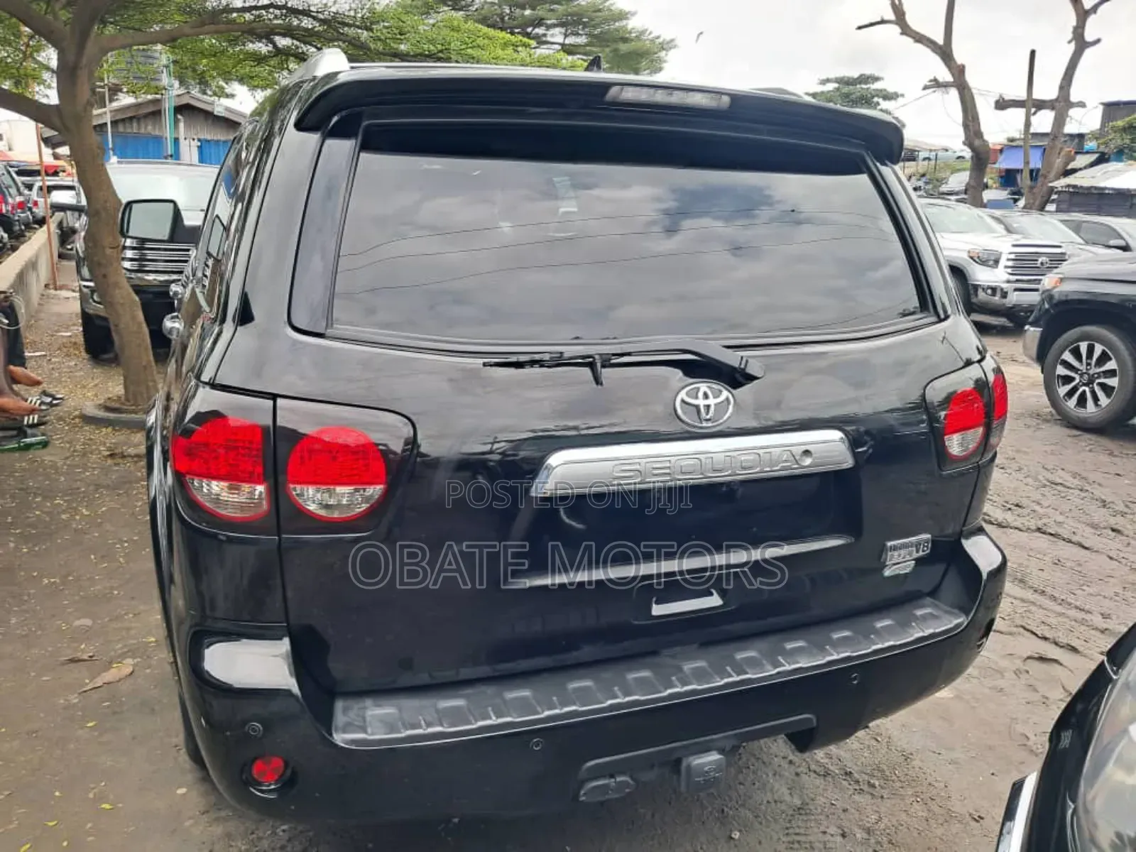Toyota Sequoia Platinum 4x4 2018 Black