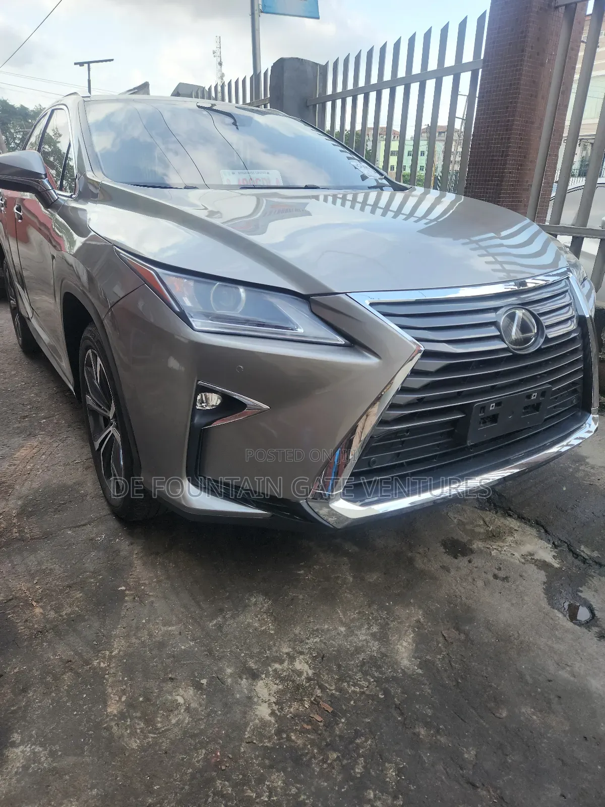 Lexus LX 2017 Gold