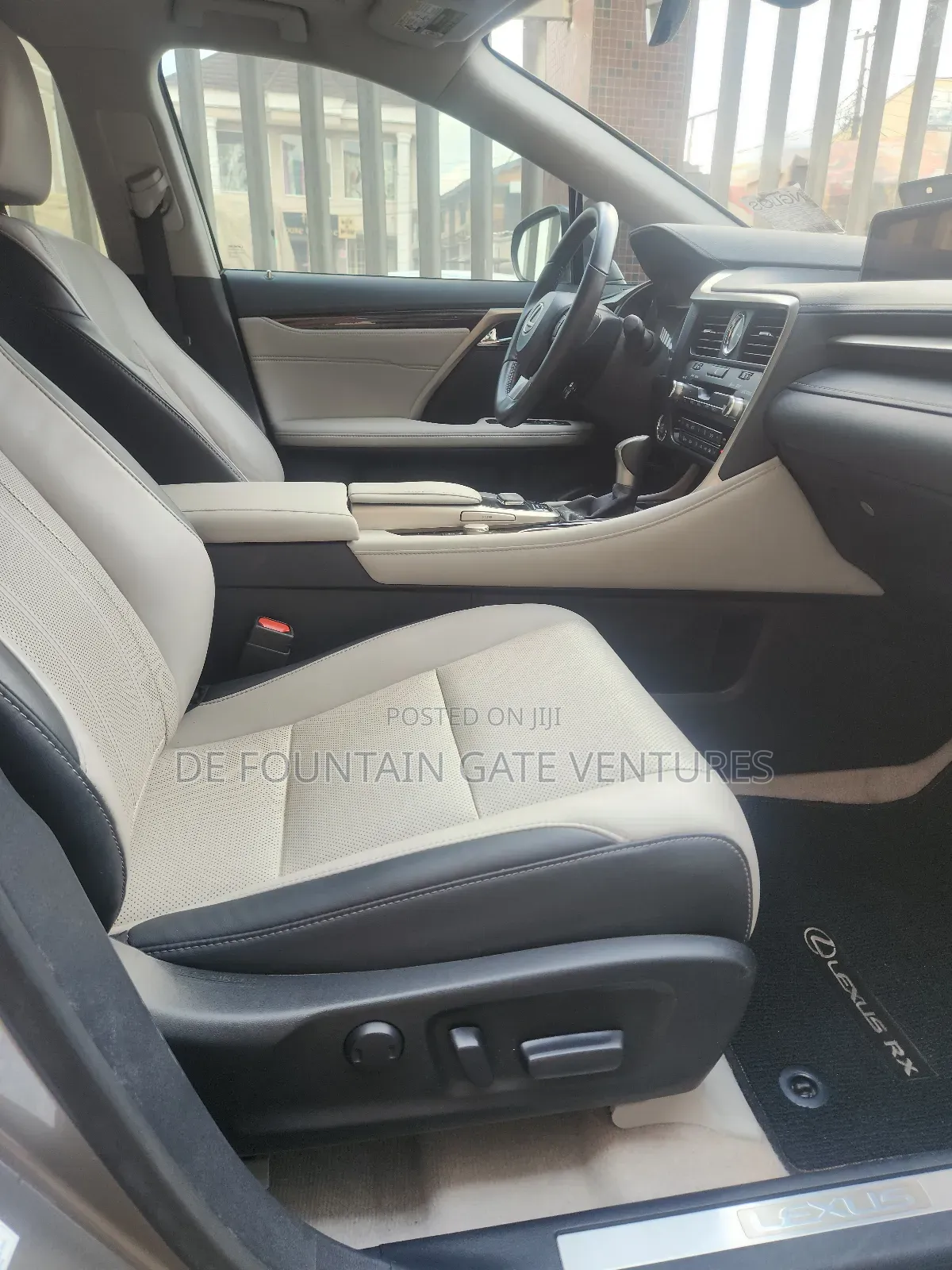 Lexus LX 2017 Gold
