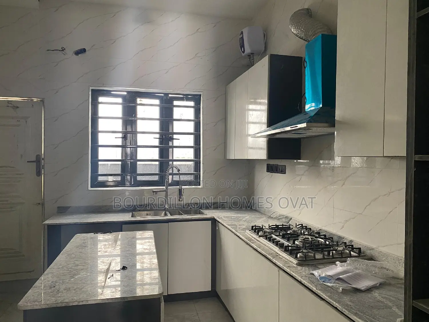 4bdrm Duplex in Ikota Villa Estate, for sale