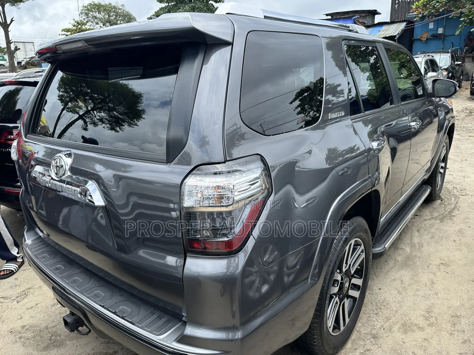 Toyota 4-Runner Limited 4dr SUV (4.0L 6cyl 5A) 2015 Gray
