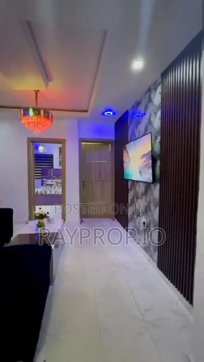 382788pc - 2 Bedroom Shortlet in Surulere