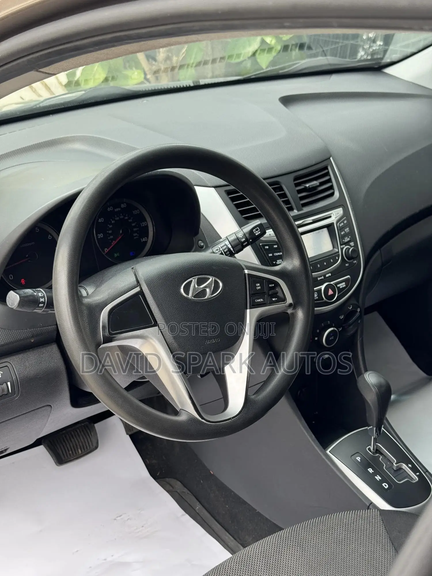 Hyundai Accent SE 2013 Brown
