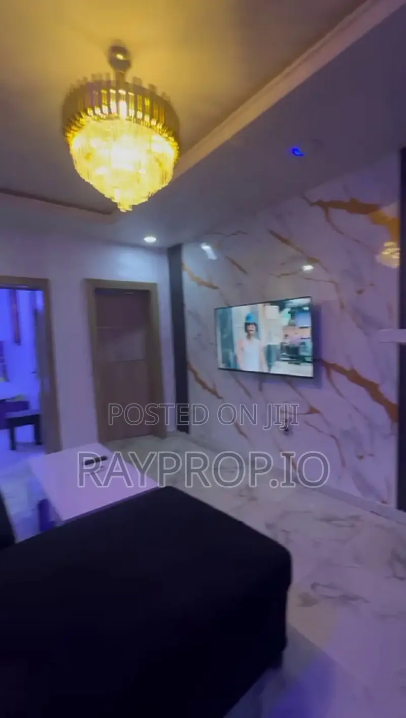 382789pc - Stylish 2 Bedroom Shortlet in Surulere