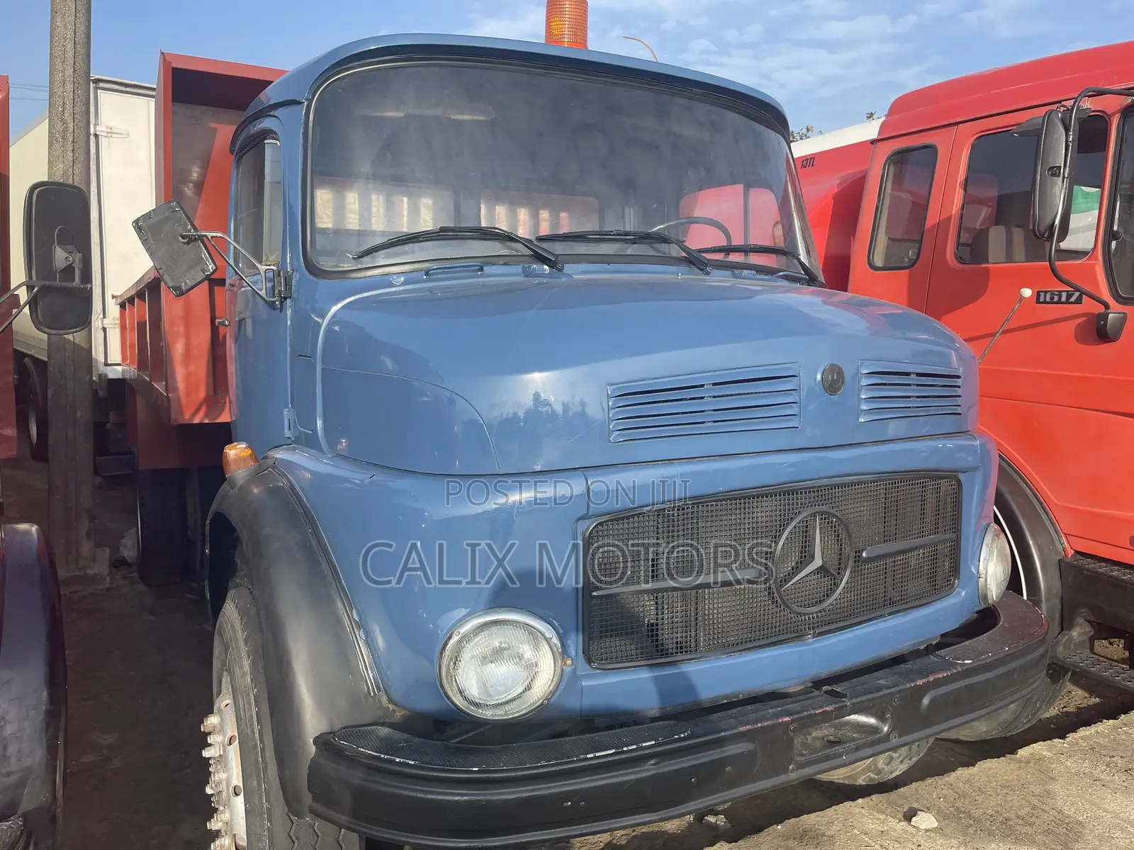 Foreign Used Mercedes Benz Tipper 911 With Auxiliary