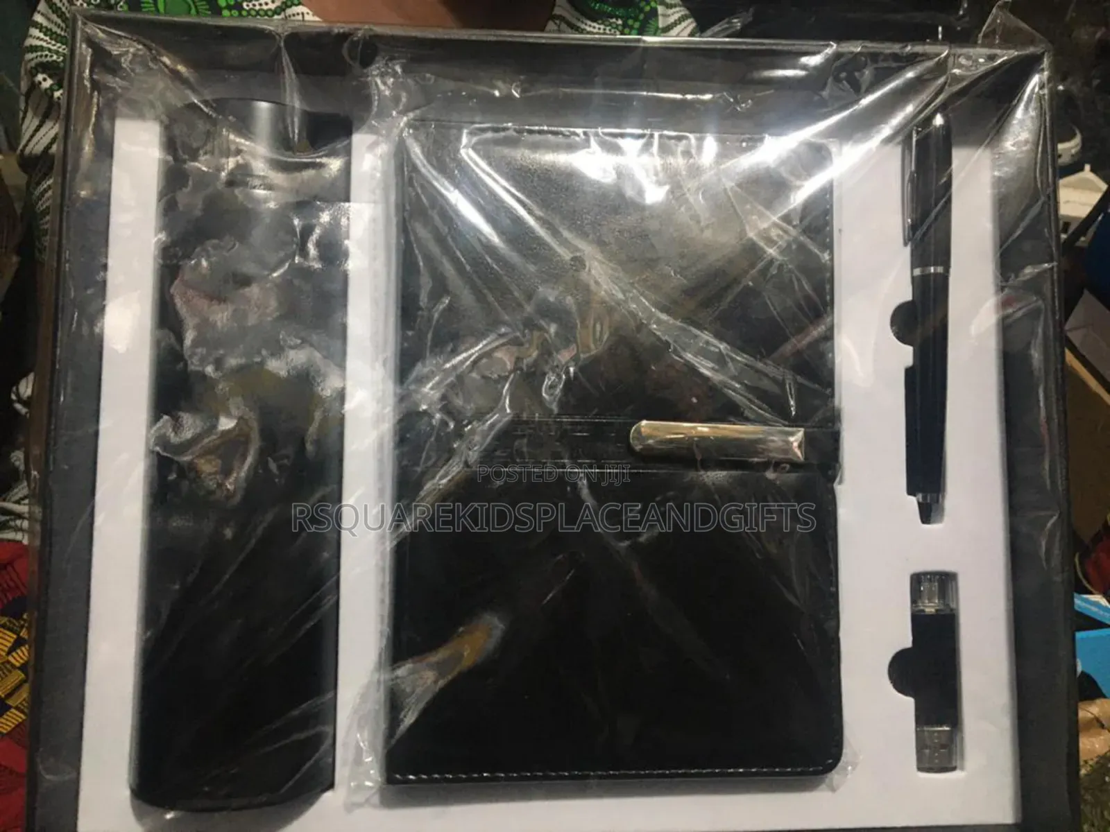 4 in 1 Gift Set Plus Flash Drive
