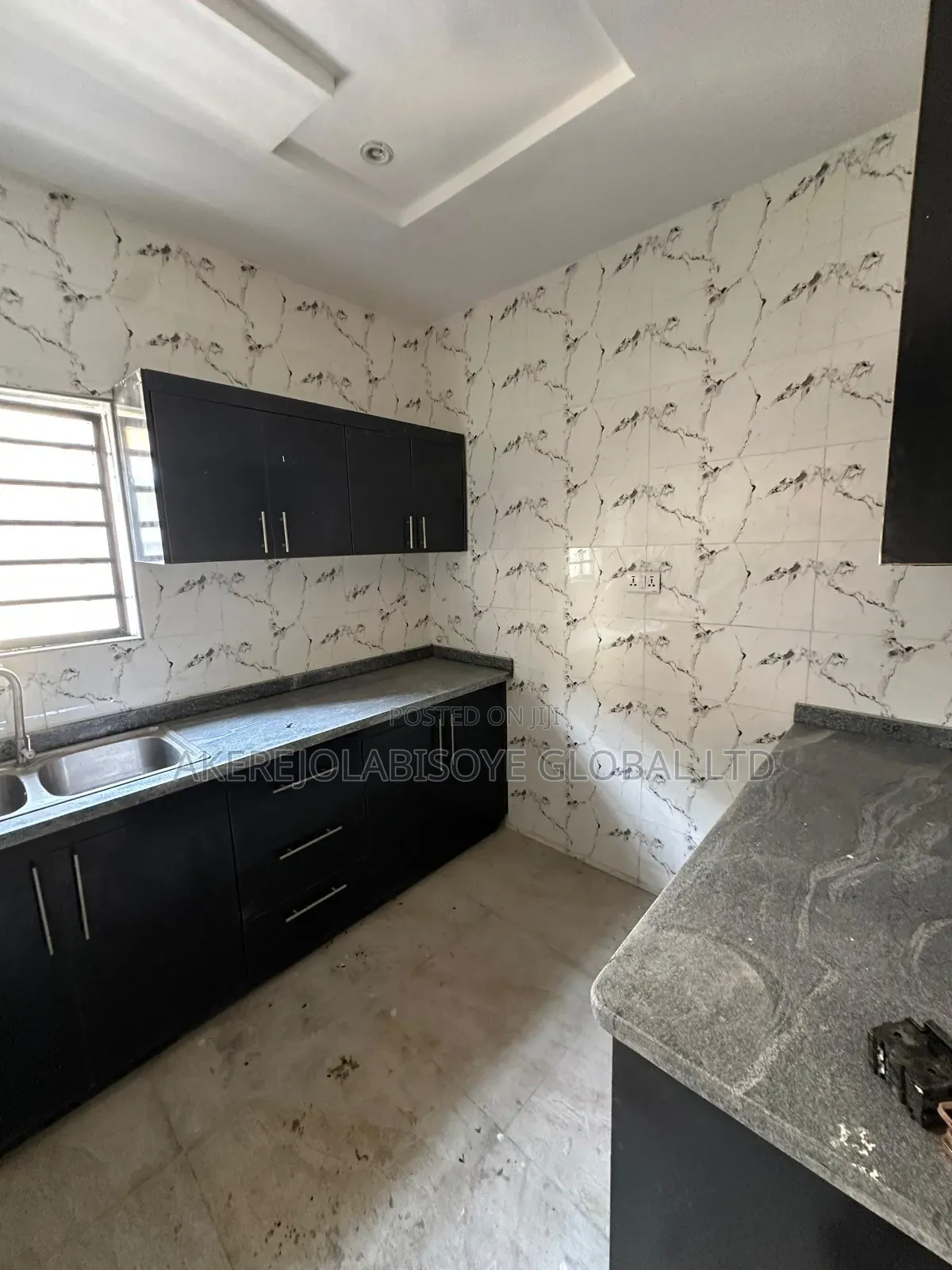 2bdrm Apartment in Paradise 2 Estate for sale