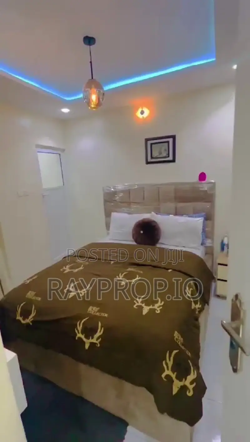 648959hk - 1 Bedroom Shortlet in Yaba