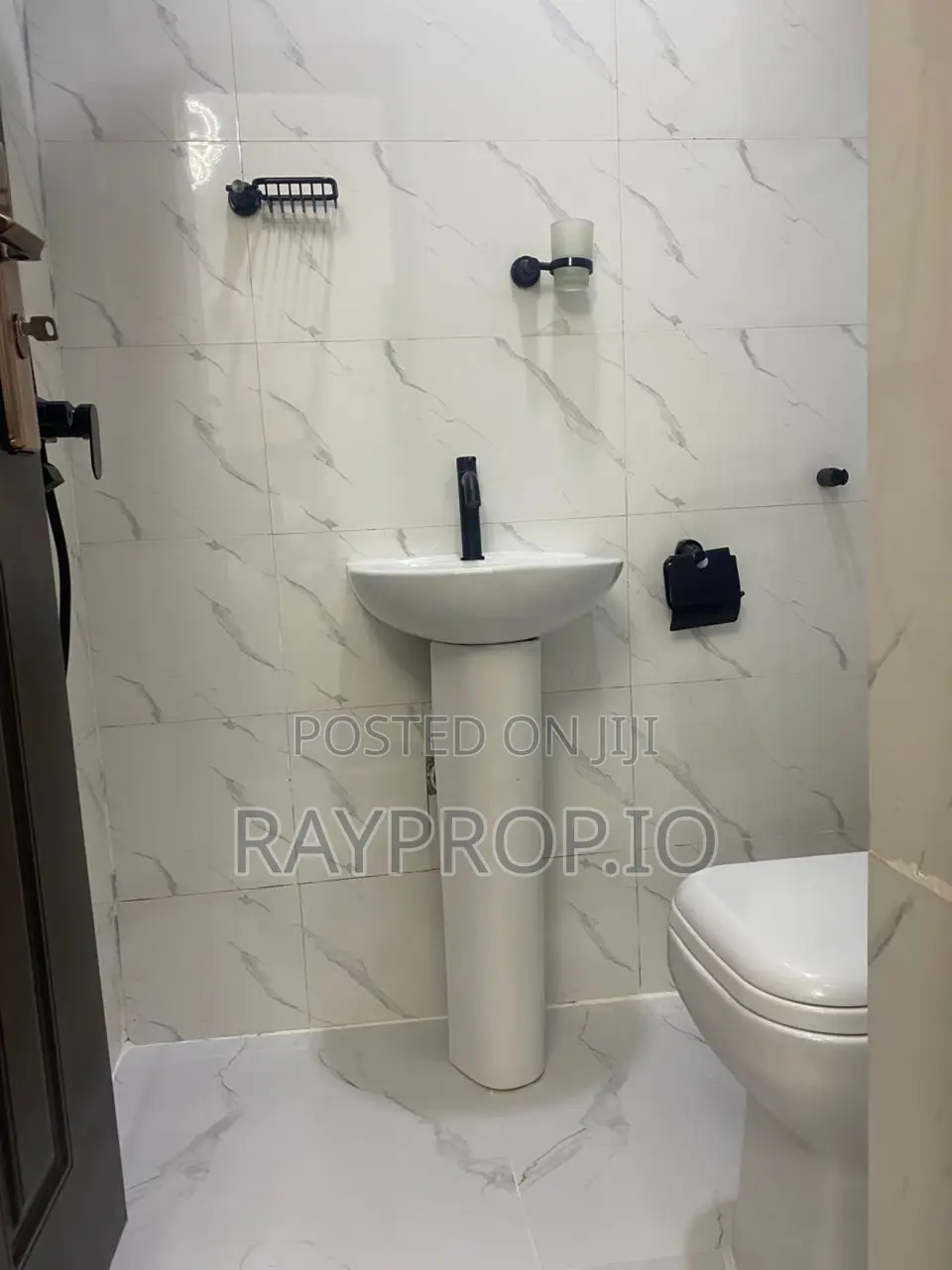 561110pl - Studio Shortlet in Yaba