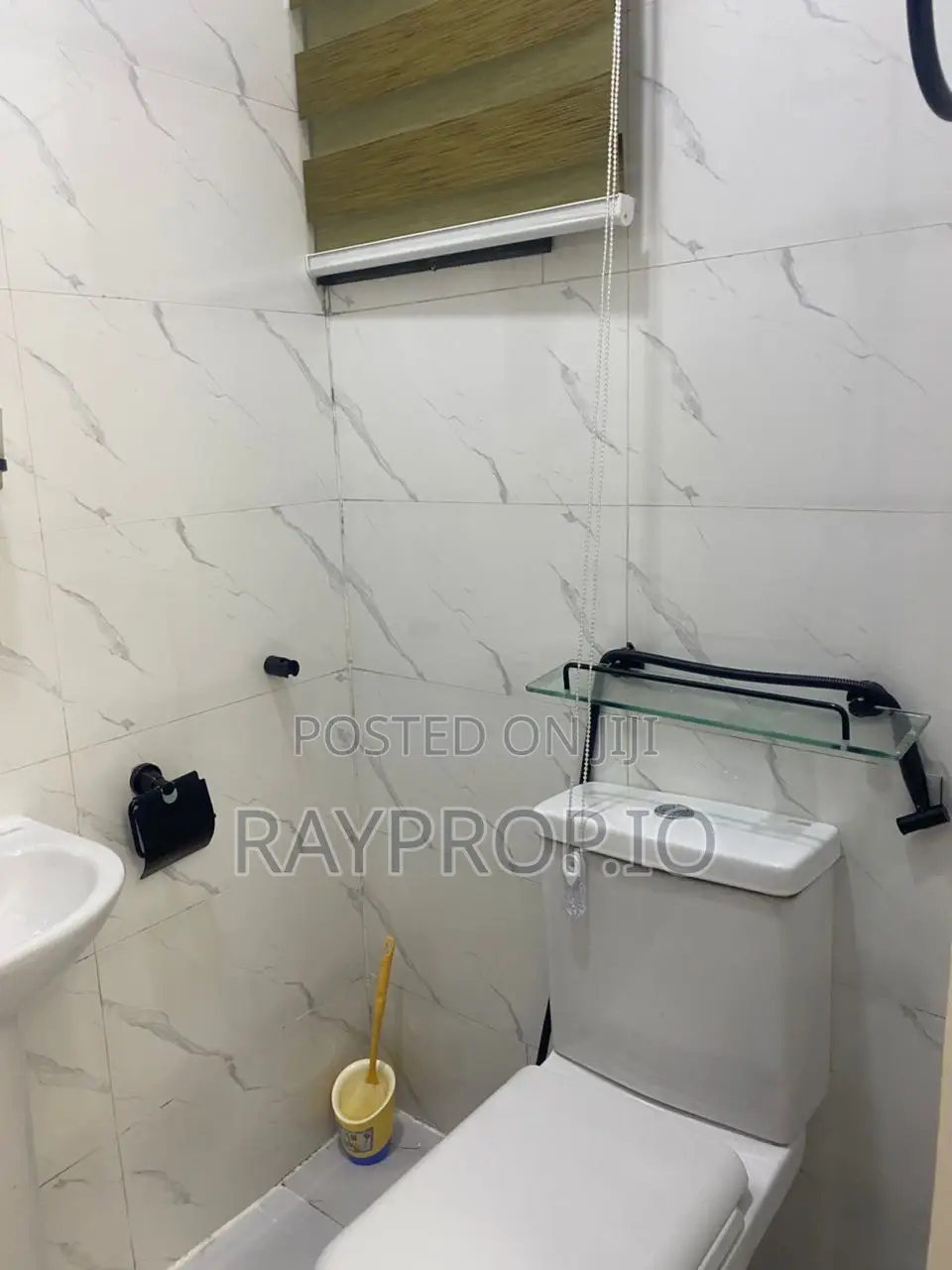 561110pl - Studio Shortlet in Yaba