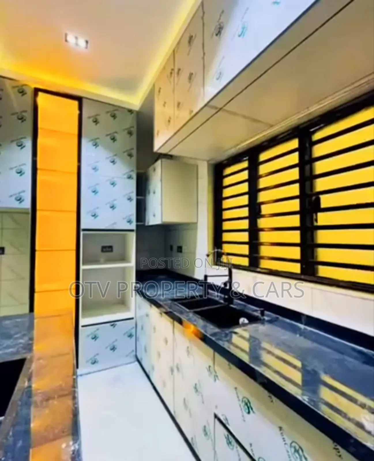 Furnished 4bdrm Duplex in Akobo for sale