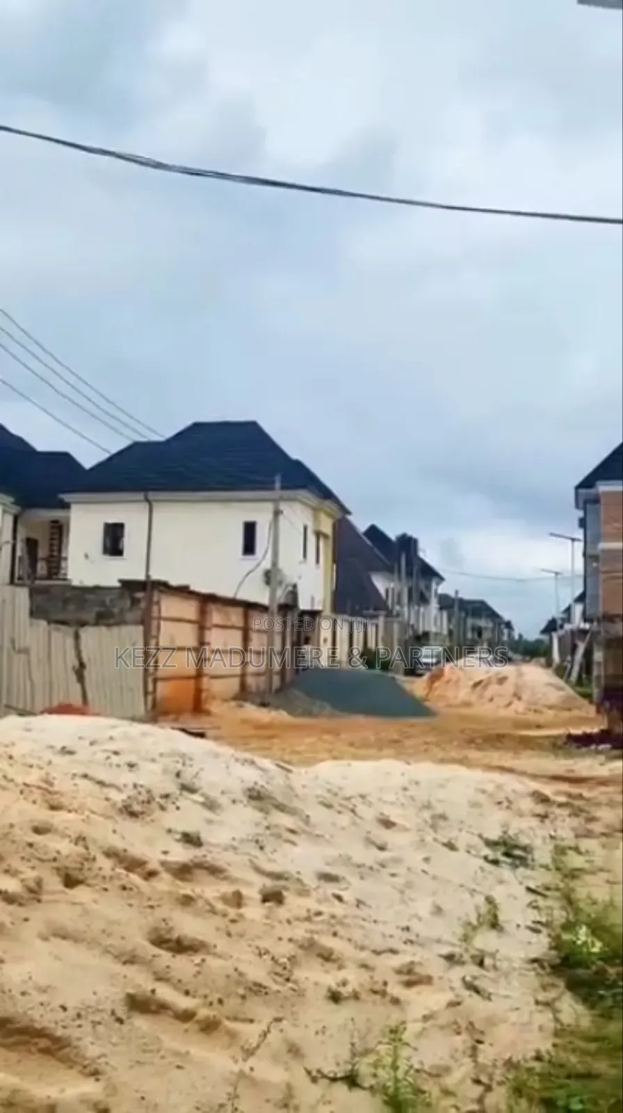 5bdrm Duplex in Hilltop Estate for sale