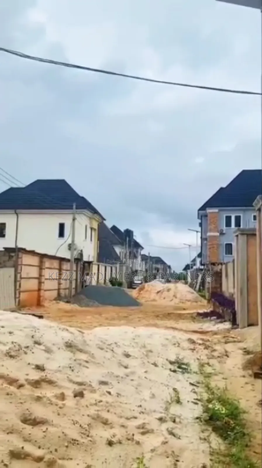 5bdrm Duplex in Hilltop Estate for sale