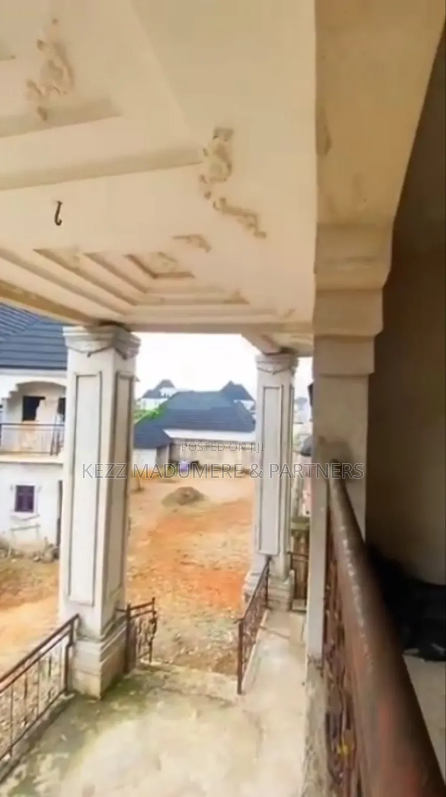 5bdrm Duplex in Hilltop Estate for sale