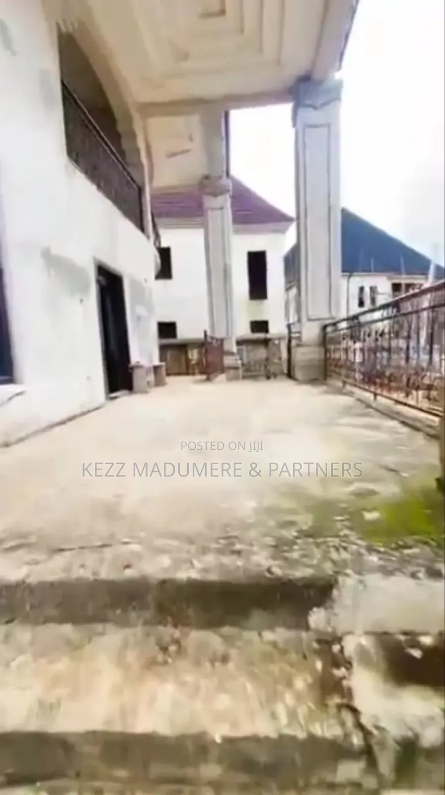 5bdrm Duplex in Hilltop Estate for sale