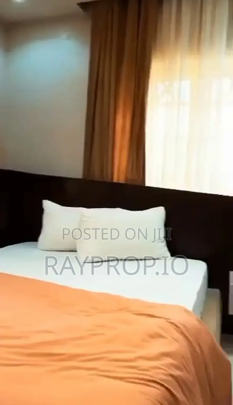 611373yb - Stylish 2 Bedroom Shortlet in Surulere