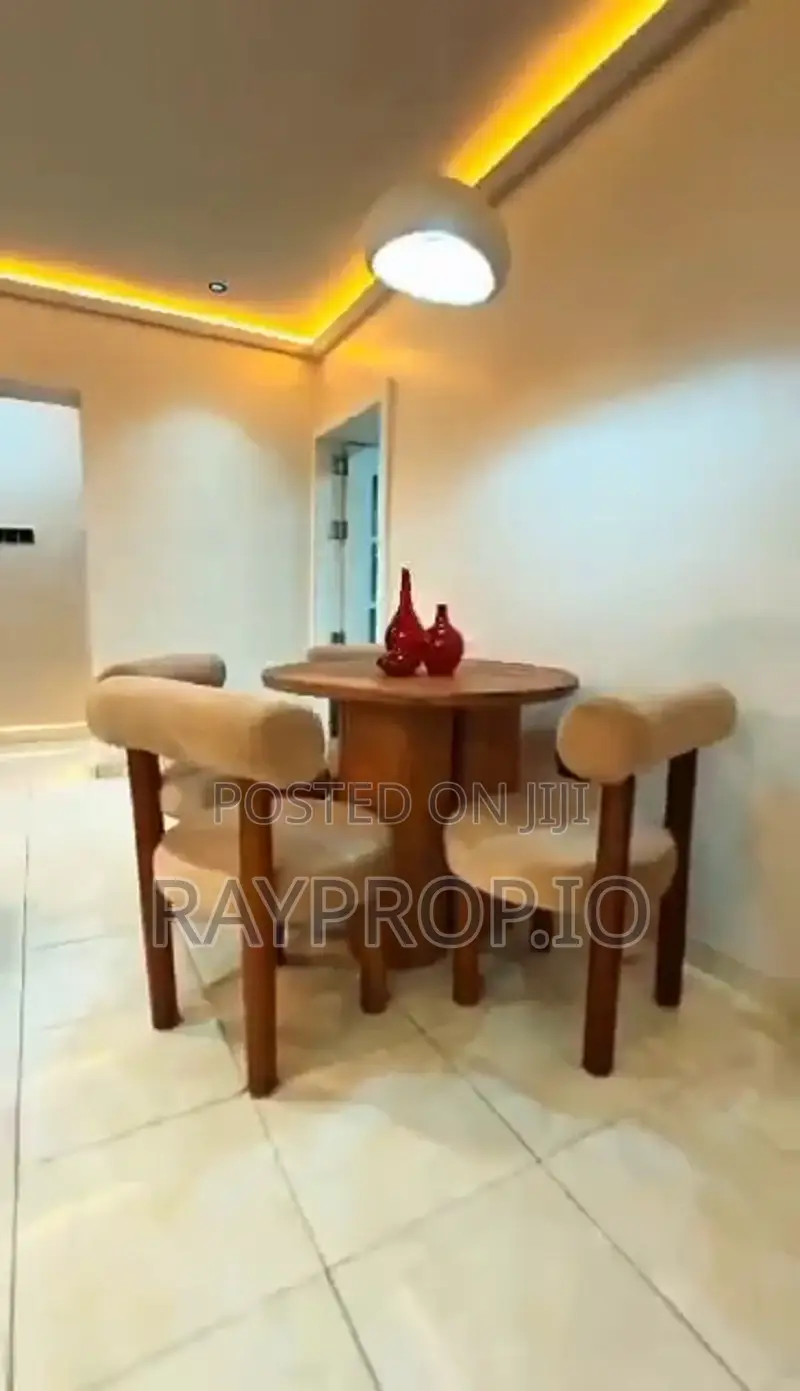 611373yb - Stylish 2 Bedroom Shortlet in Surulere