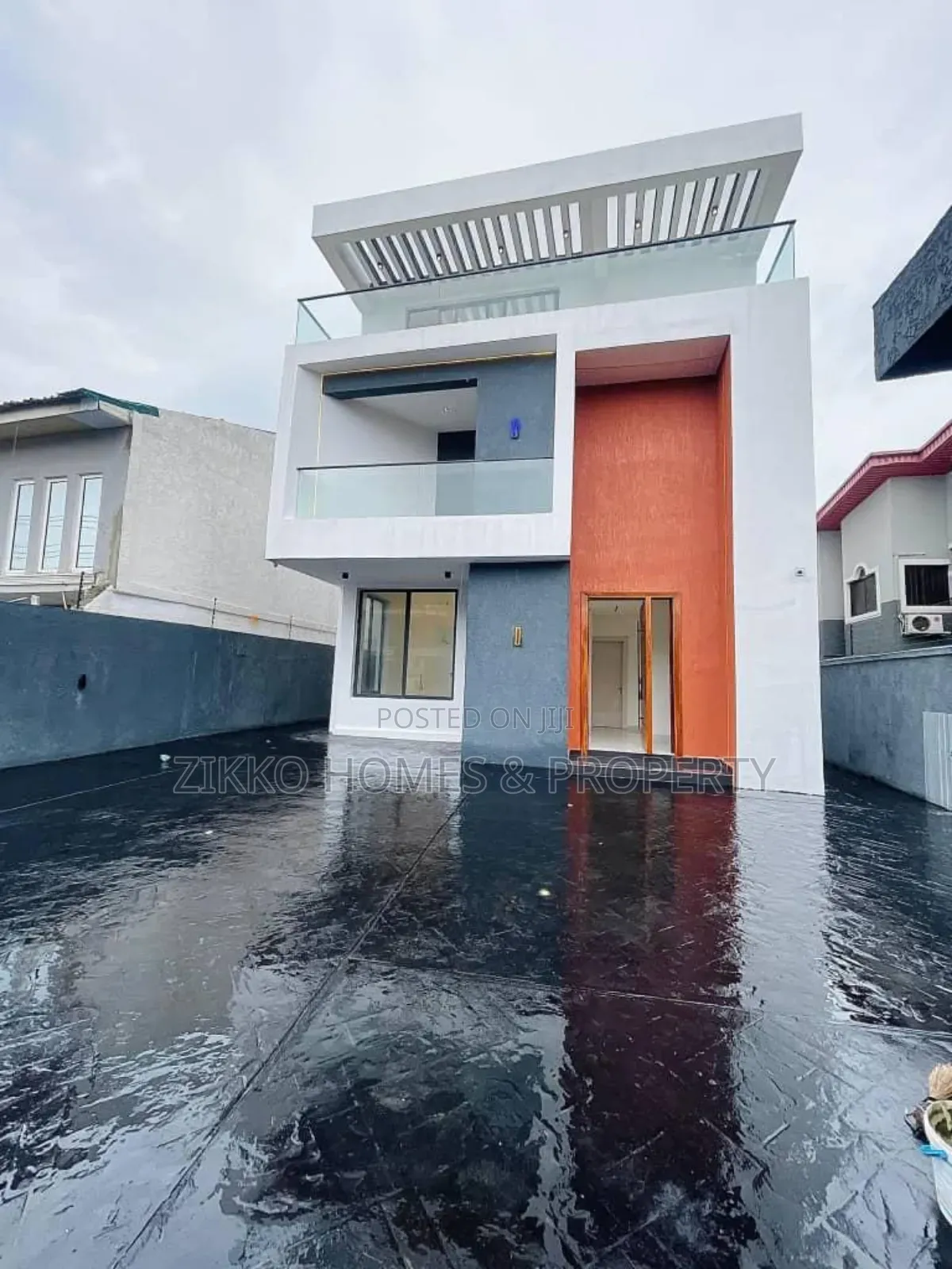 5bdrm Duplex in Lekki for sale