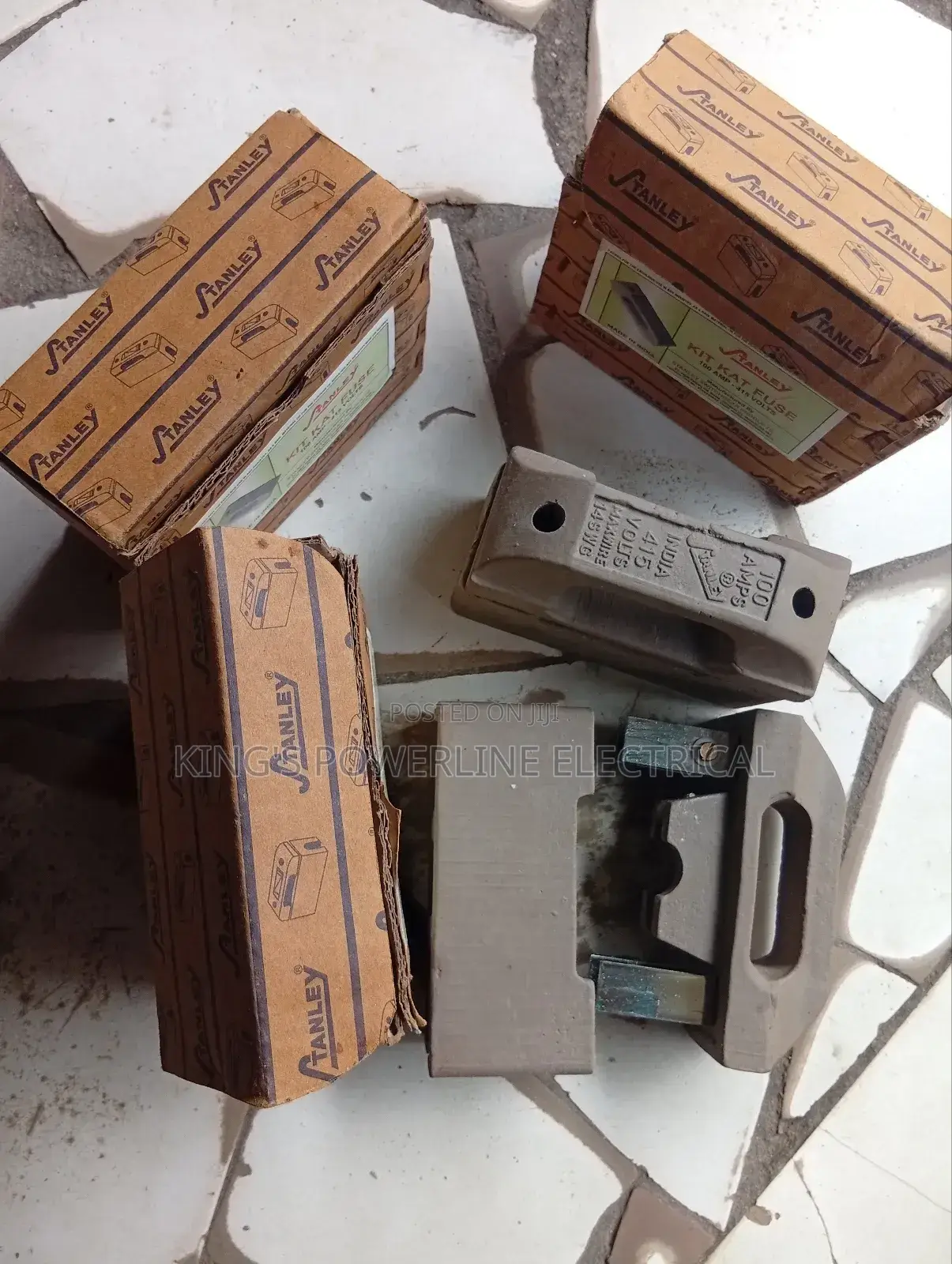 100amps Stanley Fuse and Base