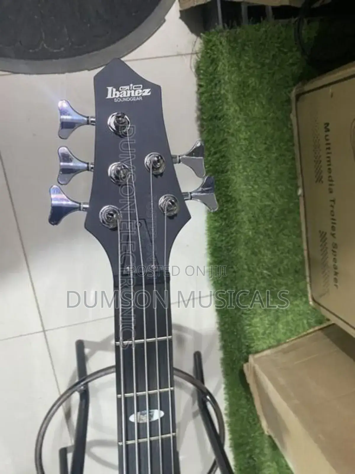 Ibanez Soundgear 5 Strings Active Guitar