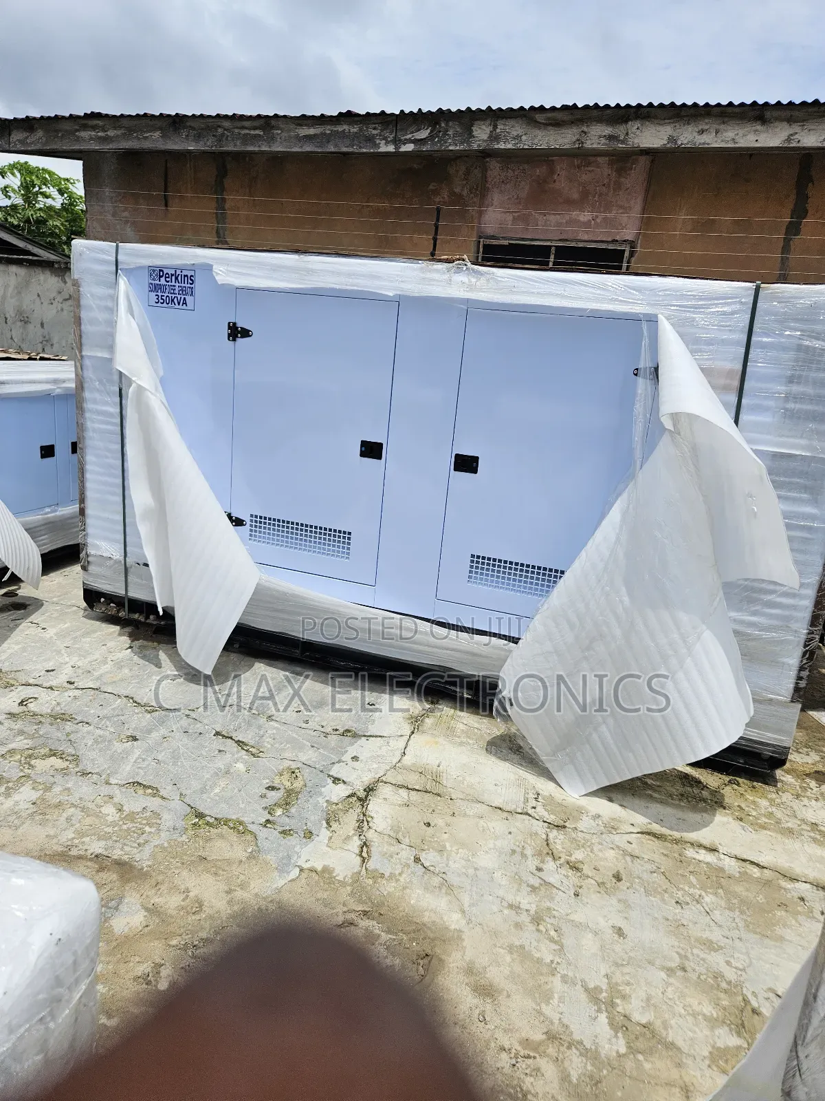 Perkins 350kva Diesel Soundproof Generator Available