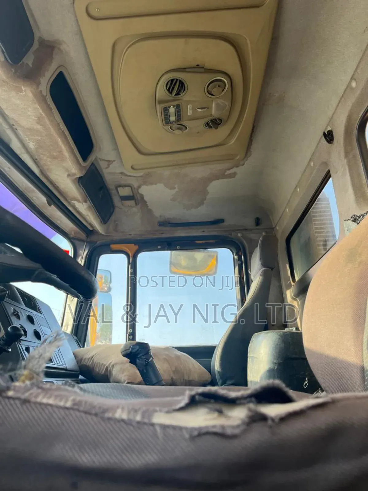 Man Diesel Tipper Truck With Auxiliary - 10 Tyres