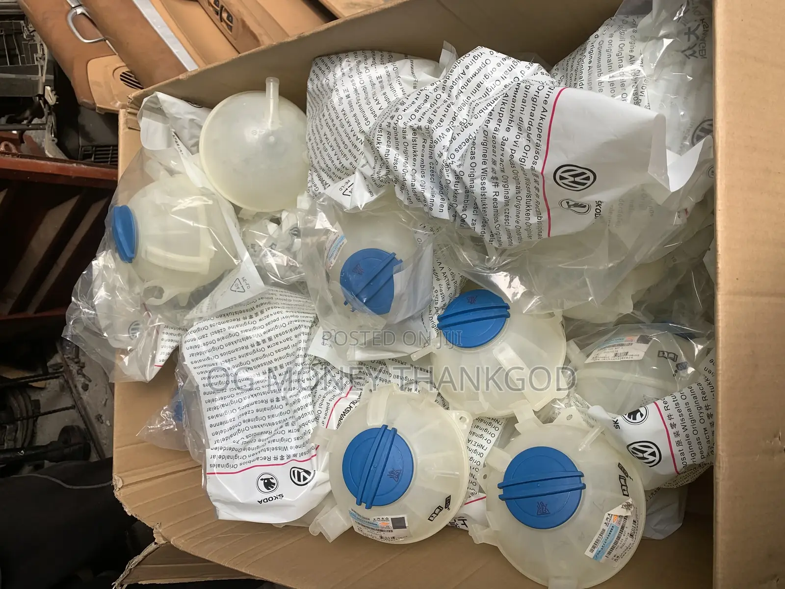 Water Container for Volkswagen Passat, Tiugan and Passat Cc